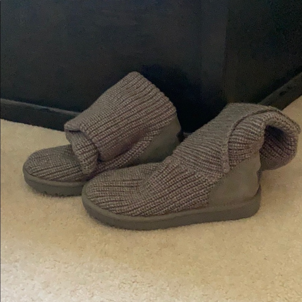 Gray Yarn Ugg Boots